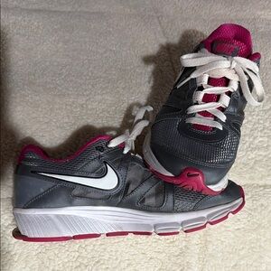 Nike Gray and Pink Athletic Shoes Sz 8